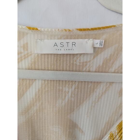 ASTR The Label Faux Wrap Cross Over Blouse Cropped Size L Mustard Yellow Crinkle - Picture 5 of 8